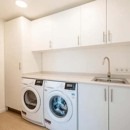 Apartman Palmeras 3 *